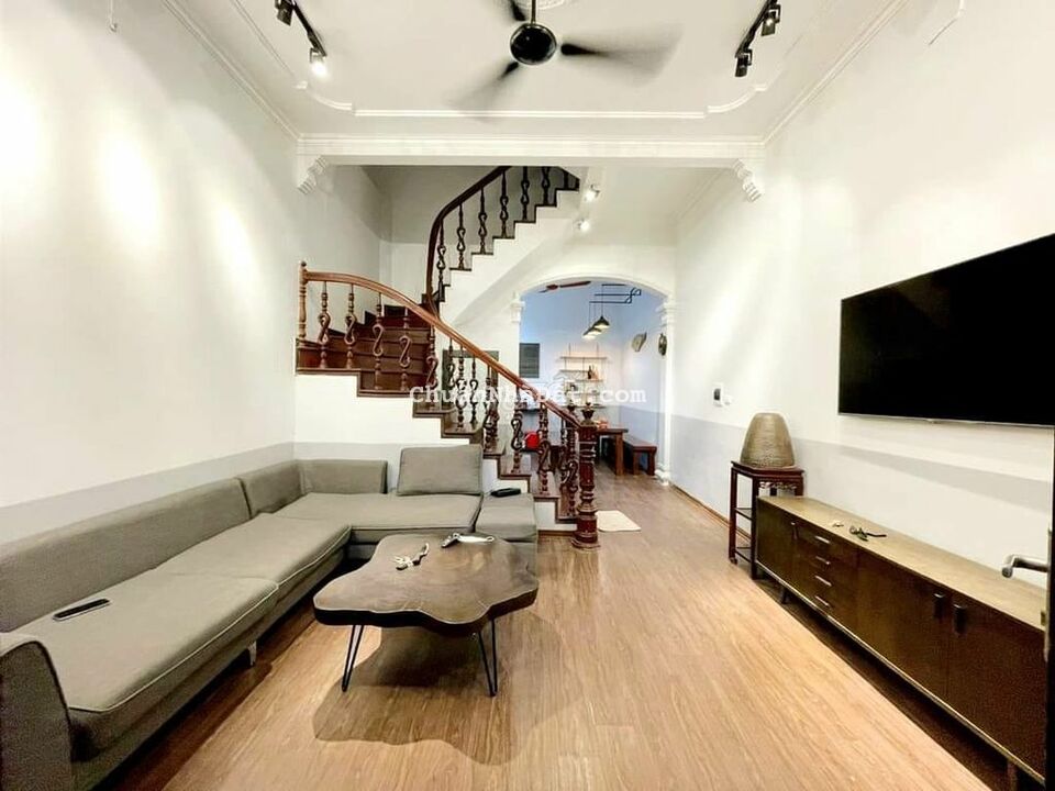 Giá sốc! Lô góc Hào Nam, 3 thoáng, gara ô tô,KD, ở ngay, 43m2*4T