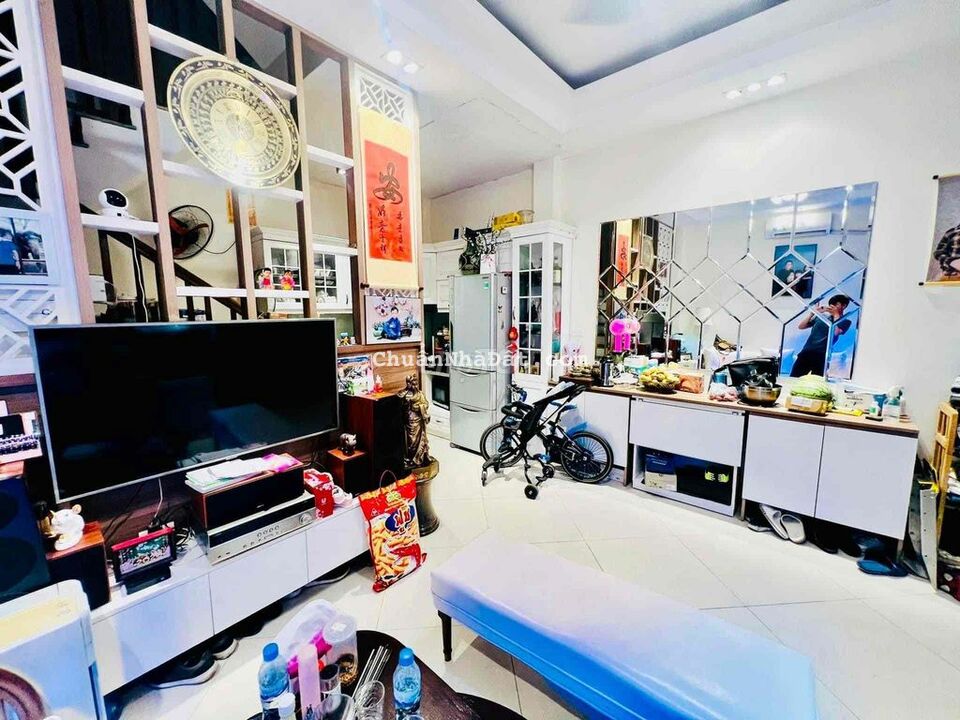 GẤP! Nguyễn Chí Thanh_2 mặt ngõ_thông_oto_nhà đẹp_43m_4T_5.55 tỷ