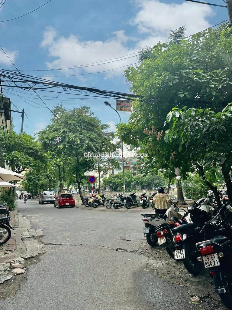 Bán gấp nhà hồ Phương Mai, 10m ra hồ 44m2 giá chỉ 4.2 tỷ Bán gấp nhà hồ Phương Mai, 10m ra hồ 44m2 giá chỉ 4.2 tỷ