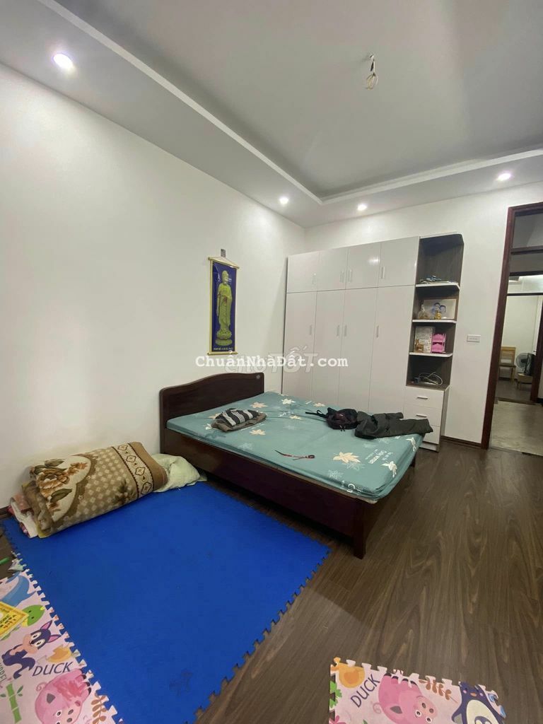 Gía Sốc! nhà Đường Láng, gần oto, ngõ rộng, lô góc, 2 thoáng, 45m2*4T