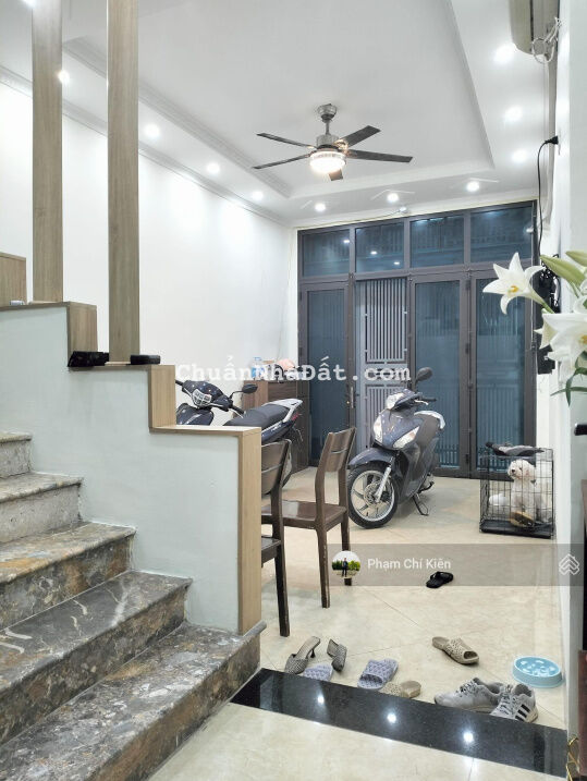 Bán nhà riêng Láng Đống Đa, 45m2 4,35 tỷ LH 0979526886