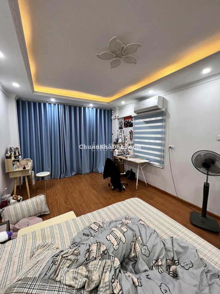 (HIẾM) Bán Gấp Nhà Bền Đẹp Đường Láng, Giá Rẻ Chỉ 4.4 Tỷ, 45m2, Lô Góc