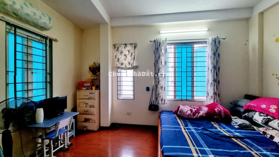 Ơ kìa! Nhà Xã Đàn ngõ to, đường vào thông thoáng, ở luôn, đủ công năng 45m2*4T