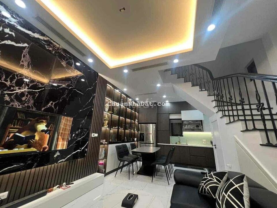 5.6 TỶ_HÀO NAM_45M2_6 TẦNG_KINH DOANH_XÂY KHUNG CỘT_SỔ VUÔNG_TIỆN ÍCH