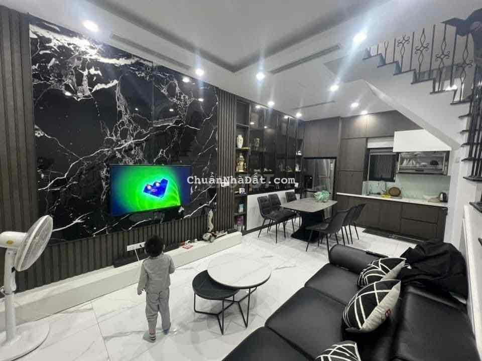 5.6 TỶ_HÀO NAM_45M2_6 TẦNG_KINH DOANH_XÂY KHUNG CỘT_SỔ VUÔNG_TIỆN ÍCH