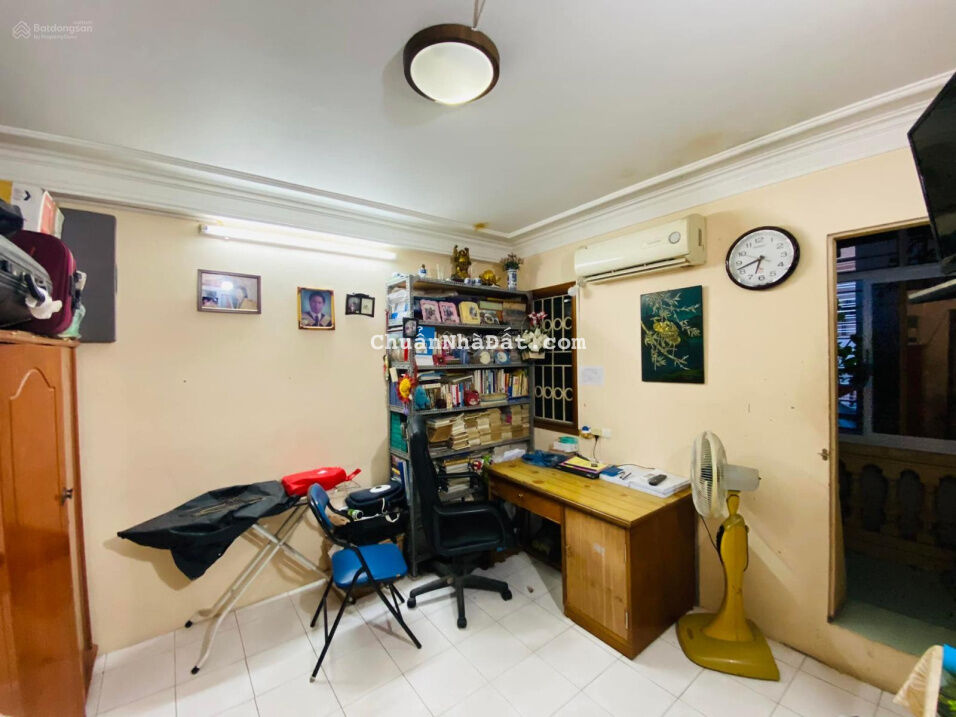 Bán nhà 4 tầng ngõ Thịnh Hào phố Tôn Đức Thắng, Đống Đa, 3 mặt thoáng, gần ô tô, nhà đẹp