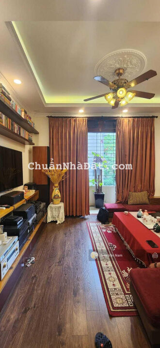 Bán nhà Hào Nam Đống Đa, ngõ trước nhà 4.5m, vào chục mét ra đường ô tô, 45m2 - 6T - giá chỉ 6.3 tỷ