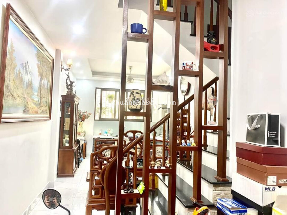 Bán nhà phố Nguyên Hồng - Đống Đa, ô tô vào nhà, DT 45m2*5T*MT 4m, giá nhỉnh 7 tỷ