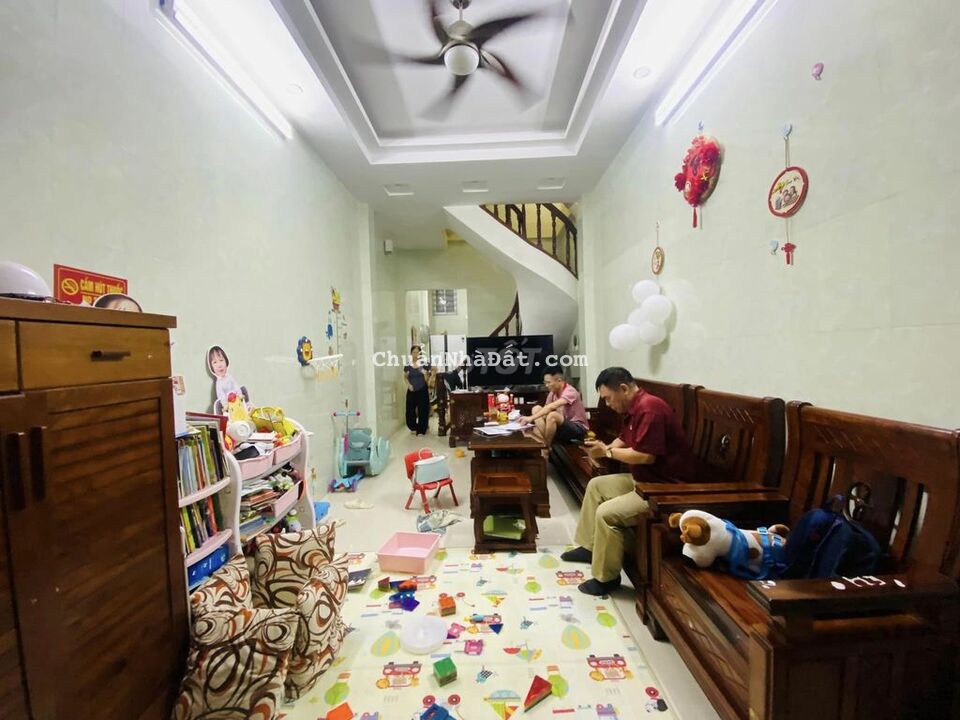 (GIÁ RẺ) Bán Nhà Đường Láng Bền Đẹp Ở Ngay, 46m2, 5.1 Tỷ, Giá ***