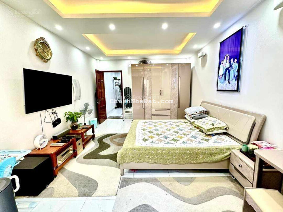 Quá hiếm! Bán nhà Thái Hà, lô góc 3 thoáng, ô tô đỗ cửa, DT 47m2x5T, MT 4.3m, chỉ 6 tỷ