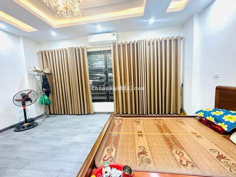 Bán nhà ngõ 67 Thái Thịnh, ngõ 3 gác phi, nhà dân xây 48m2 5.1 tỷ