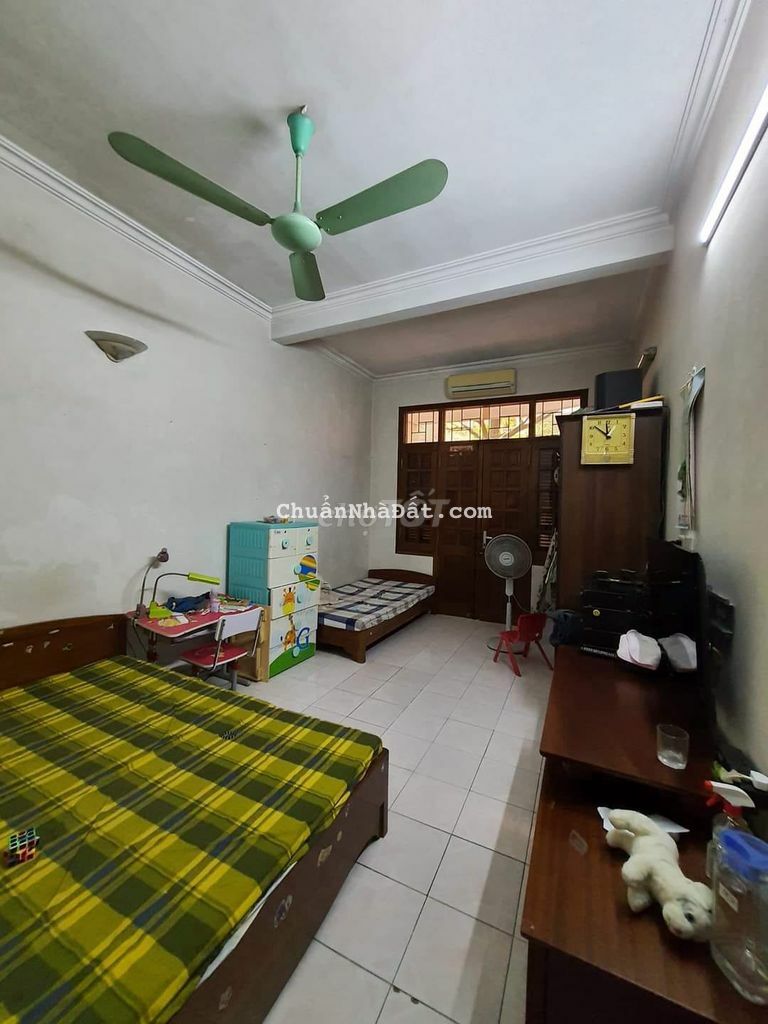 Bán nhà Hoàng Cầu, 50m, 4 tầng, phân lô ô tô tránh vào nhà kinh doanh Bán nhà Hoàng Cầu, 50m, 4 tầng, phân lô ô tô tránh vào nhà kinh doanh