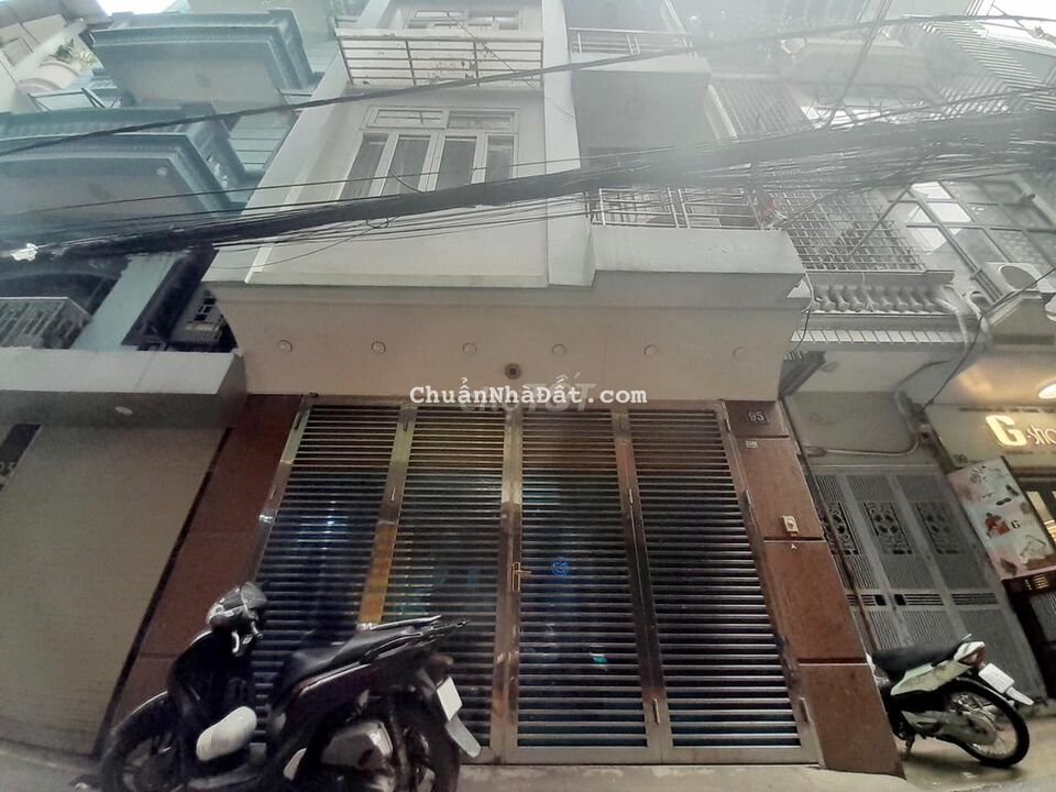 Bán gấp nhà Hoàng Cầu, 50m , 5 tầng , 5 m mặt tiền, 12,2 tỷ