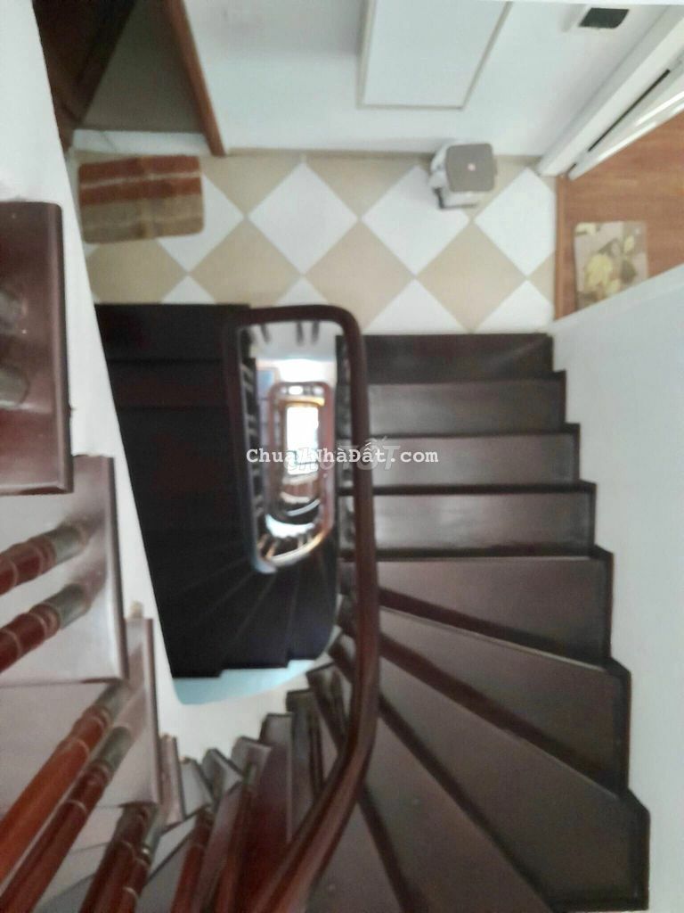 Bán gấp nhà Hoàng Cầu, 50m , 5 tầng , 5 m mặt tiền, 12,2 tỷ