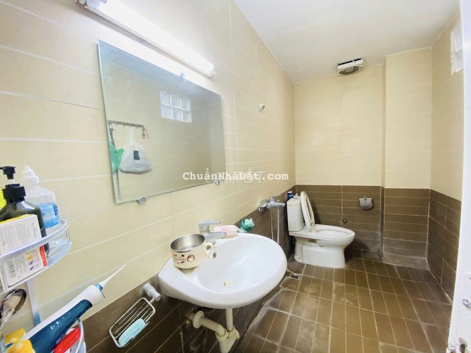 (GIÁ RẺ) Bán Gấp Nhà Đường Láng,50m2,Giá Chỉ 4.2 Tỷ, Ngõ SH Quay Đầu