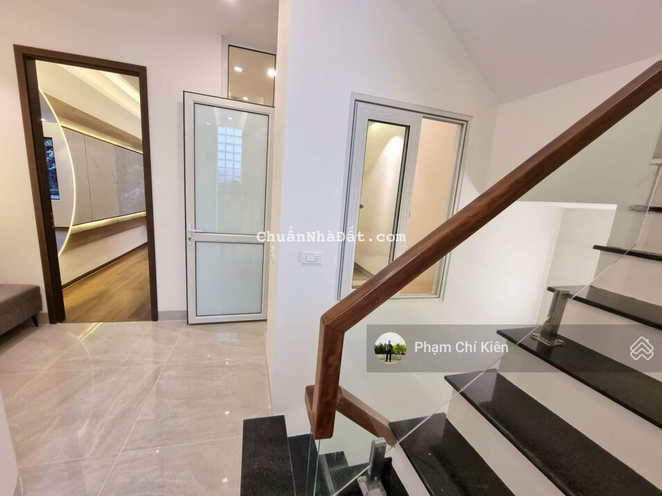 Bán nhà riêng ô tô Nguyễn Lương Bằng Đống Đa, MT 5m 16.9 tỷ LH Kiên 0979526886