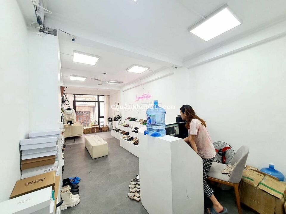 Bán nhà phân lô Hoàng Cầu , 55m, 8 tầng, thang máy, thông sàn, k doanh Bán nhà phân lô Hoàng Cầu , 55m, 8 tầng, thang máy, thông sàn, k doanh