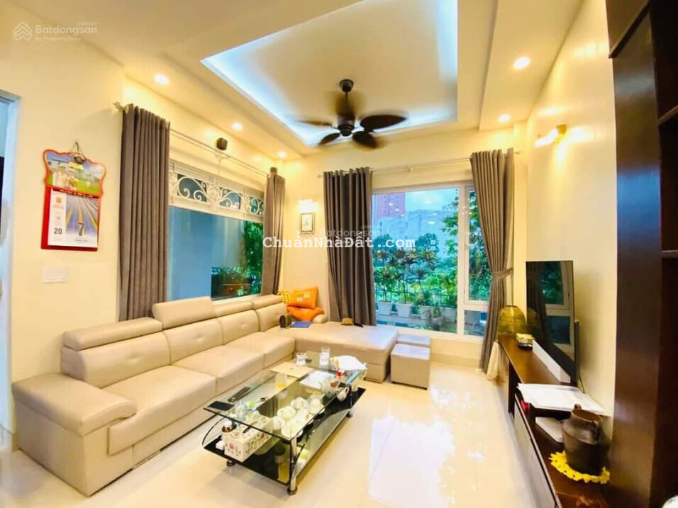 Bán cực gấp nhà phố Láng Hạ, ô tô đỗ cửa, dt 55m*5t*4.2m, chỉ 5.85 tỷ