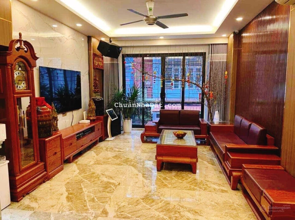 Chủ thở ôxy - hạ gấp 2tỷ - phố víp nhất Đống Đa - oto thông 2 đầu,kinh doanh sầm uất -nhà siêu đẹp