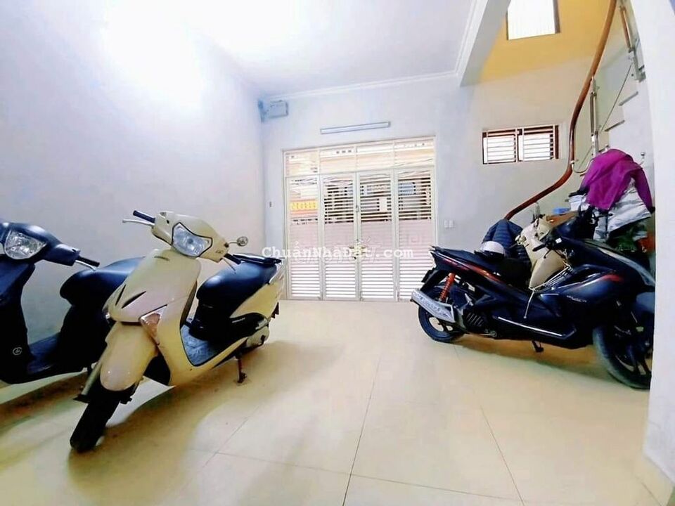 Bán nhà Đống Đa, 60m,6 tầng, 6m mặt tiền, gara ô tô, phân lô, quận ủy