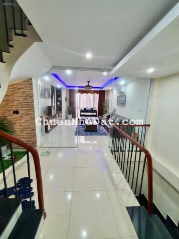 Bán nhanh nhà Trường Chinh 60m². Ô tô tránh, vỉa hè giá 7,2 tỷ 5 tầng.