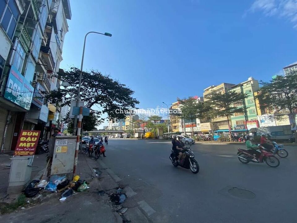 Bán gấp nhà phố Trường Chinh, vỉa hè đá bóng, KD đỉnh 61m2 chỉ 15.5 tỷ Bán gấp nhà phố Trường Chinh, vỉa hè đá bóng, KD đỉnh 61m2 chỉ 15.5 tỷ