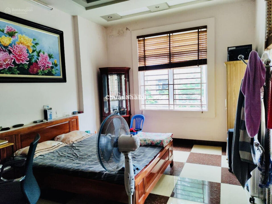 Siêu phẩm 7 tầng, MT 6 m, thang máy, 65 m2, gara ô tô, 70 m là ra tới mặt Hồ Ba Mẫu, chỉ 16 tỷ