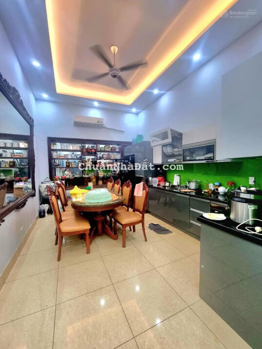 Siêu phẩm Xã Đàn TT Đống Đa - ngõ ô tô thông số vàng - kinh doanh sầm uất giá 13 tỷ có thương lượng Siêu phẩm Xã Đàn TT Đống Đa - ngõ ô tô thông số vàng - kinh doanh sầm uất giá 13 tỷ có thương lượng