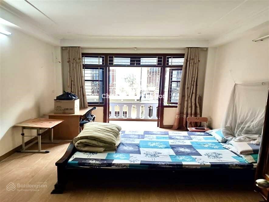 Bán nhà phân lô phố Huỳnh Thúc Kháng, 70m2*4 tầng, 2 thoáng, ôtô đỗ cửa, gần phố, giá chào 12.5 tỷ