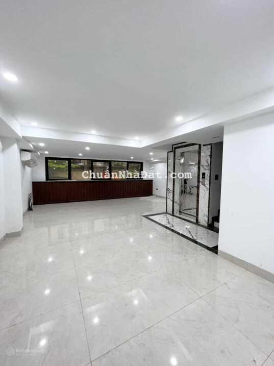 Chính chủ bán gấp nhà Xã Đàn - 10 bước ra phố - 70m2x 8 tầng - MT 12m - 2 thoáng - thang máy