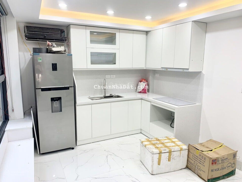 Bán nhà Hoàng Cầu 75m2 mặt ngõ oto tránh 2 thoáng 17.3 tỷ