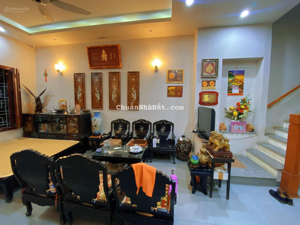 Siêu phẩm Phạm Ngọc Thạch! Hiếm nhà bán - 2 mặt ngõ - ô tô - kinh doanh - 20m ra phố giá 15,2 tỷ