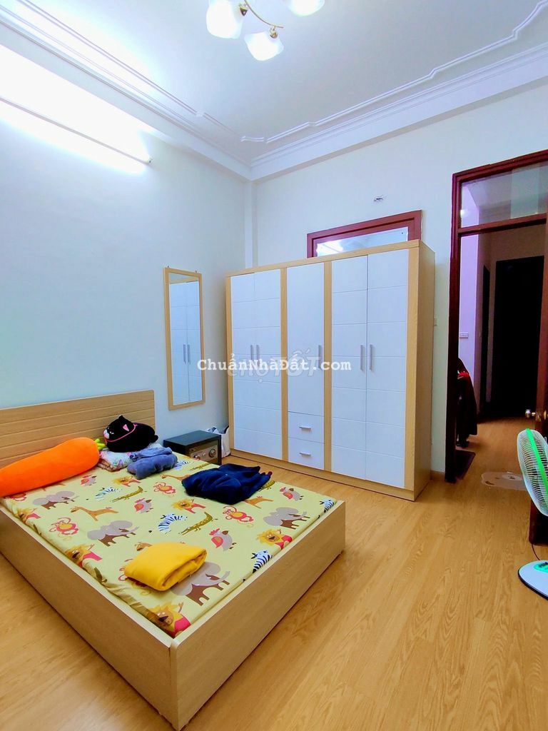 (GIÁ RẺ) Bán Gấp Nhà Bền Đẹp Đường Láng, 77m2, 6.5Tỷ,Ô Tô 4 Chỗ Đỗ Cửa (GIÁ RẺ) Bán Gấp Nhà Bền Đẹp Đường Láng, 77m2, 6.5Tỷ,Ô Tô 4 Chỗ Đỗ Cửa