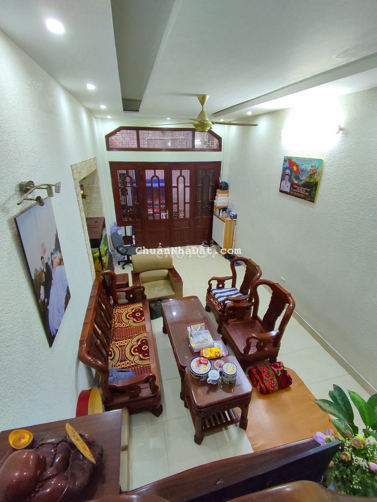 (GIÁ RẺ) Bán Gấp Nhà Bền Đẹp Đường Láng, 77m2, 6.5Tỷ,Ô Tô 4 Chỗ Đỗ Cửa (GIÁ RẺ) Bán Gấp Nhà Bền Đẹp Đường Láng, 77m2, 6.5Tỷ,Ô Tô 4 Chỗ Đỗ Cửa