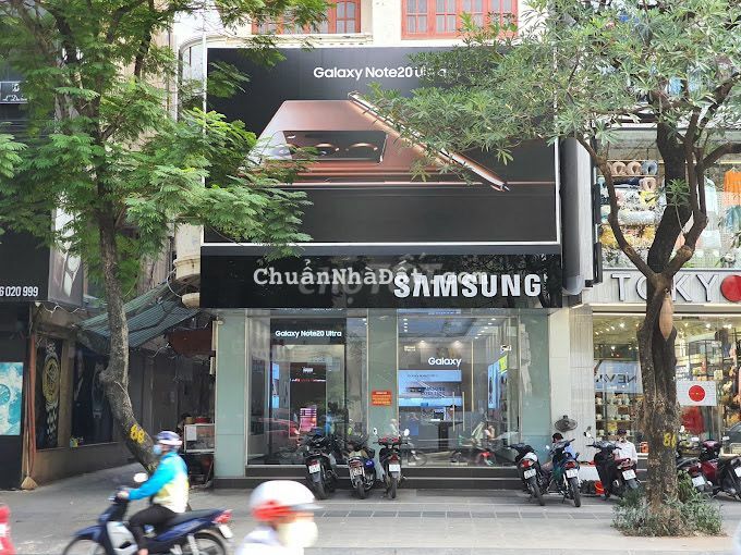 Bán nhà mặt phố Xã Đàn, Đống Đa, dt 79m2, mặt tiền 6.5m, giá 64.1 tỷ