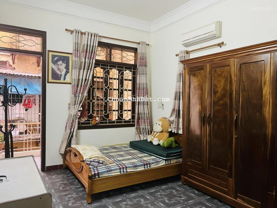 Bán nhà riêng phố Nguyễn Chí Thanh, Quận Đống Đa. 80m2, 5T, mặt tiền 4,5m, giá 7,75 tỷ. 0369632310