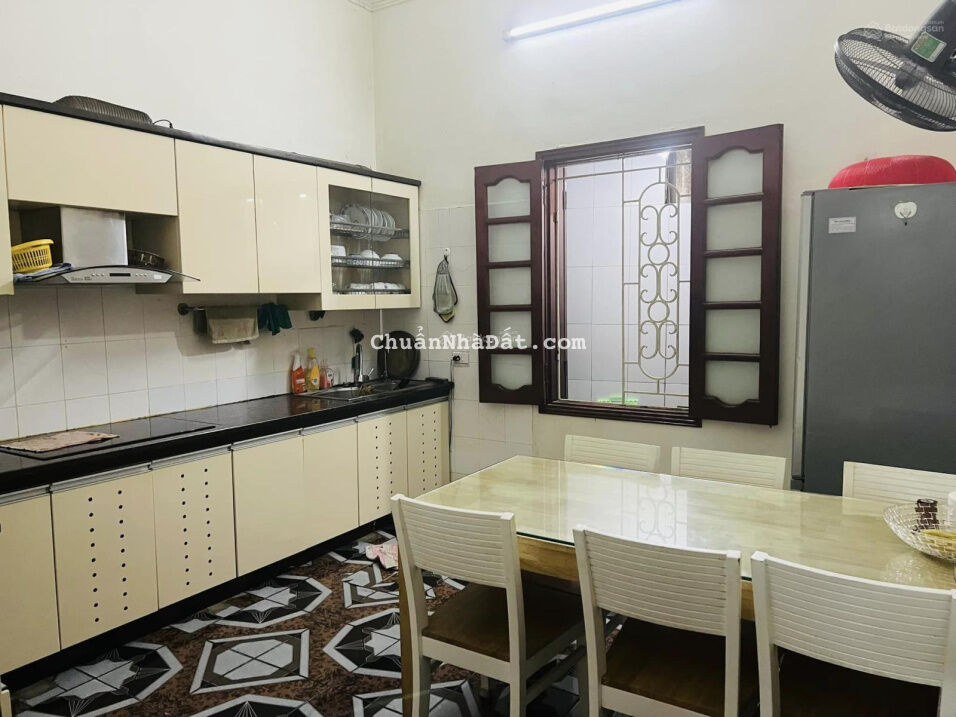 Bán nhà riêng phố Nguyễn Chí Thanh, Quận Đống Đa. 80m2, 5T, mặt tiền 4,5m, giá 7,75 tỷ. 0369632310