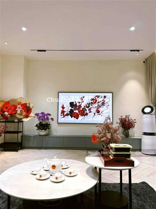 Cắt lỗ bán nhanh phân lô Hoàng Cầu ô tô tránh 90m2 x6T. Thang máy nhà đẹp. Giá chỉ 26 tỷ