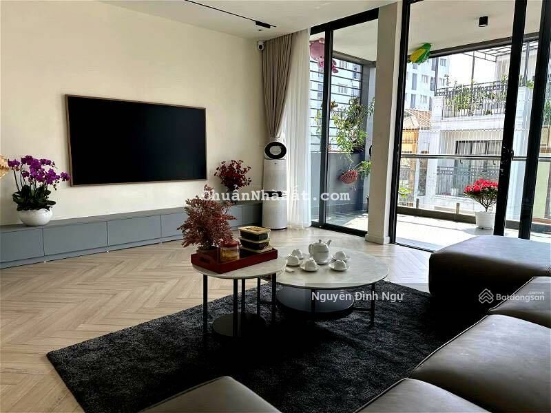 Cắt lỗ bán nhanh phân lô Hoàng Cầu ô tô tránh 90m2 x6T. Thang máy nhà đẹp. Giá chỉ 26 tỷ