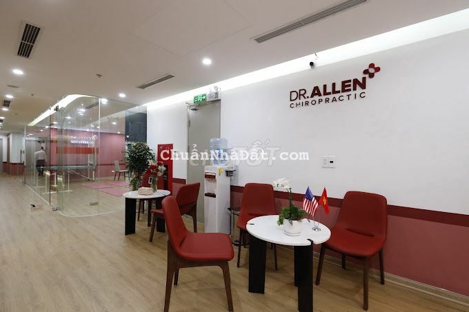 nhà mặt phố Nguyên Hồng cần bán để đi Mỹ, 7 tầng 1 hầm,DT 92m2, MT 10m