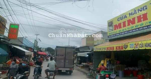 Bán căn nhà hoàn công, 105m2, shr, giá rẻ, ngay chợ Đức Hòa, 1tỷ850, thuận tiện kinh doanh