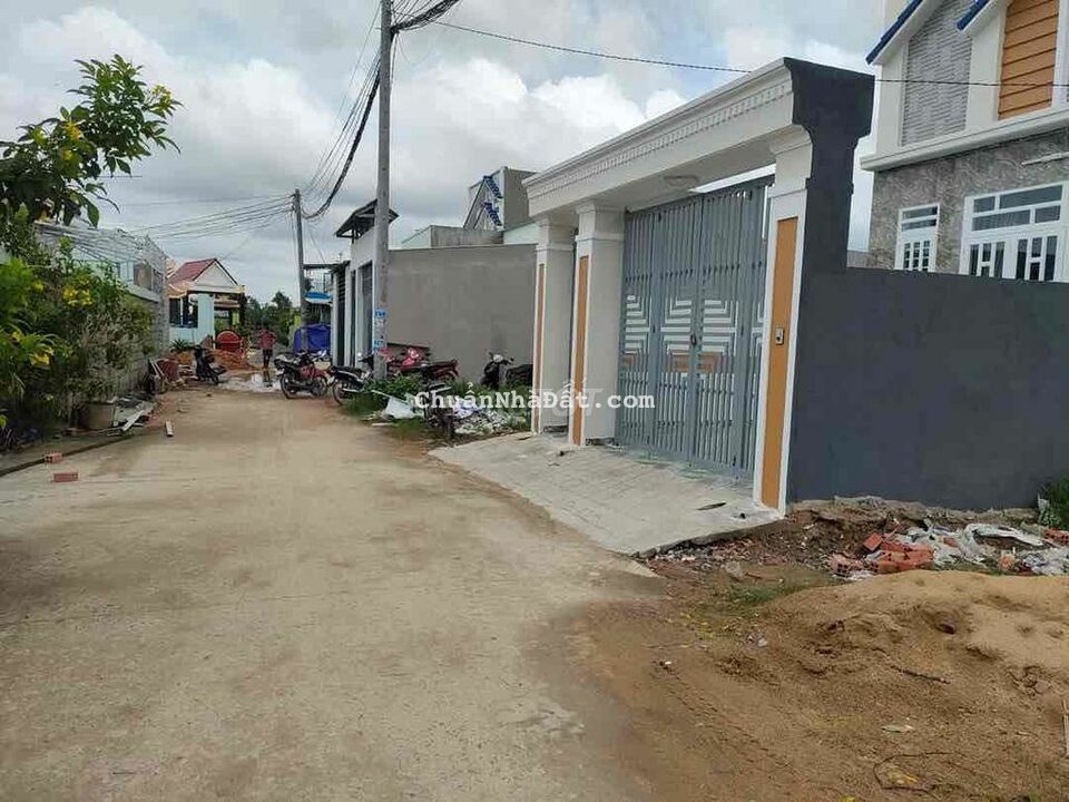 Bán Nhà Cấp 4 Nhà Mới Xây Kiên Cố