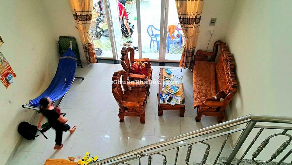 Bán nhà ngộp 1 trệt 1 lầu sổ riêng 152m thổ cư cách sân bay 600m Bán nhà ngộp 1 trệt 1 lầu sổ riêng 152m thổ cư cách sân bay 600m