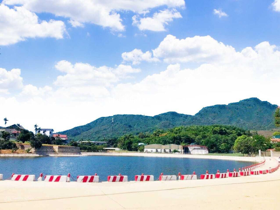 Nhà em cần bán nhanh lô 3 mặt thoáng cạnh suối chỉ hơn 1ty, 5p ra khu ĐHQG và CNC, Tiện ở or đầu tư Nhà em cần bán nhanh lô 3 mặt thoáng cạnh suối chỉ hơn 1ty, 5p ra khu ĐHQG và CNC, Tiện ở or đầu tư