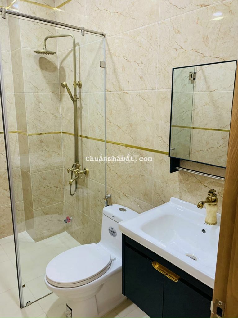 BÁN GẤP KHÁCH SẠN 10 PHÒNG ĐANG KINH DOANH THU 60TR/TH HXH NGUYỄN XÍ