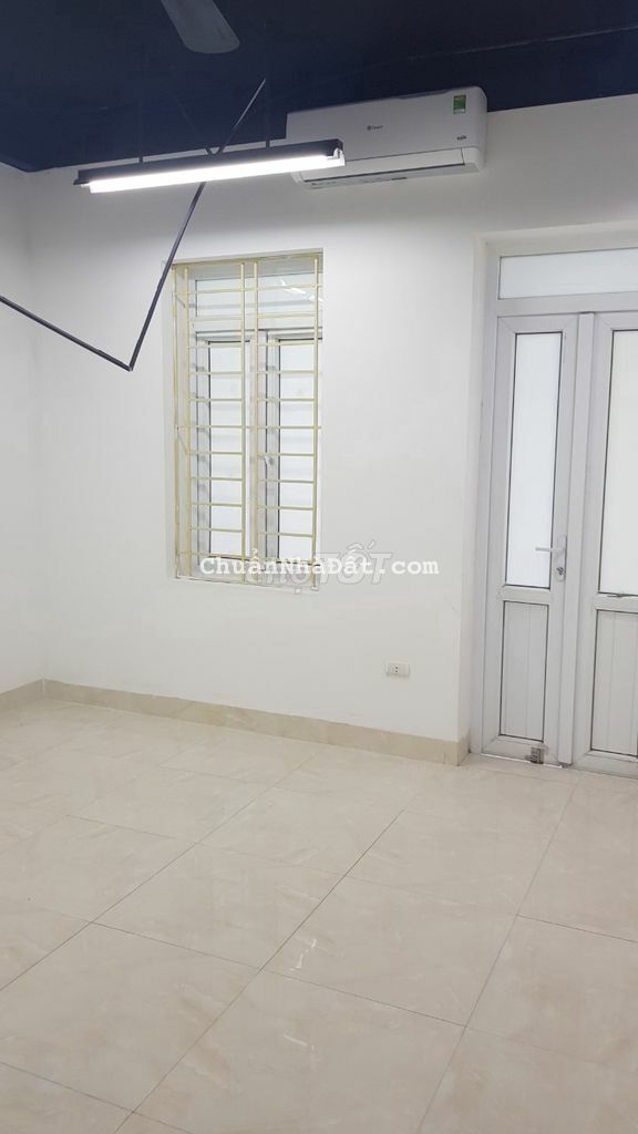 Nhà Nguyễn Văn Lộc, ngay ủy ban Phường 70m 5 tầng chỉ nhỉnh 15 tỷ Nhà Nguyễn Văn Lộc, ngay ủy ban Phường 70m 5 tầng chỉ nhỉnh 15 tỷ