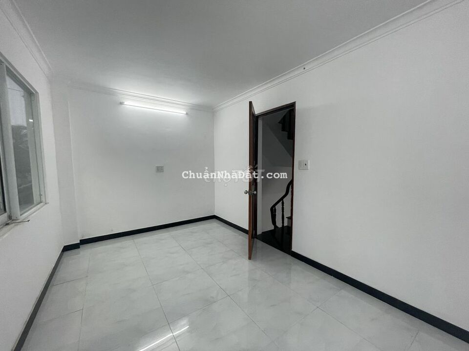 MẶT TIỀN KINH DOANH - NGANG 5M - SAU LƯNG TRƯỜNG ĐH NGUYỄN TẤT THÀNH. MẶT TIỀN KINH DOANH - NGANG 5M - SAU LƯNG TRƯỜNG ĐH NGUYỄN TẤT THÀNH.