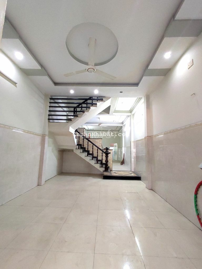 MẶT TIỀN KINH DOANH - DT : 4 X30 - 2 LẦU  TÂN THỚI NHẤT - Q12.