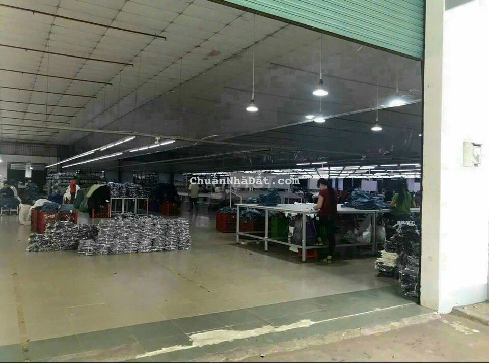 Bán nhà xưởng vị trí Tân Thới nhất quận12. Đang cho thuê 400tr 1 th Bán nhà xưởng vị trí Tân Thới nhất quận12. Đang cho thuê 400tr 1 th