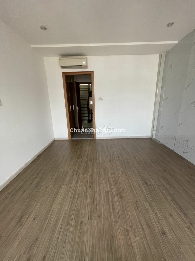 Chính chủ cần bán gấp căn nhà 4 tầng P15, Q Tân Bình giá 8,2 tỷ Chính chủ cần bán gấp căn nhà 4 tầng P15, Q Tân Bình giá 8,2 tỷ